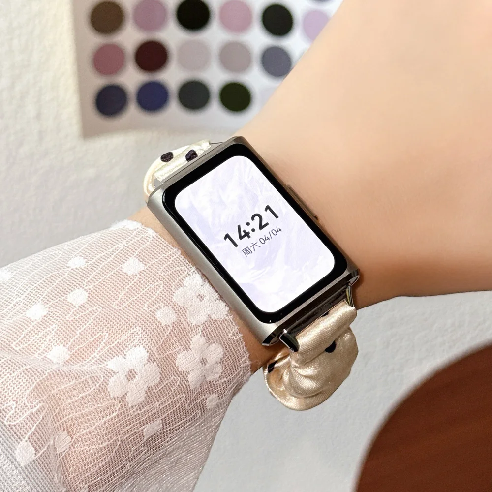 Chiffon Polka Dot Bracelet for Huawei Band 11 Pro Scrunchie Watch Strap Elastic Fabric Wristband