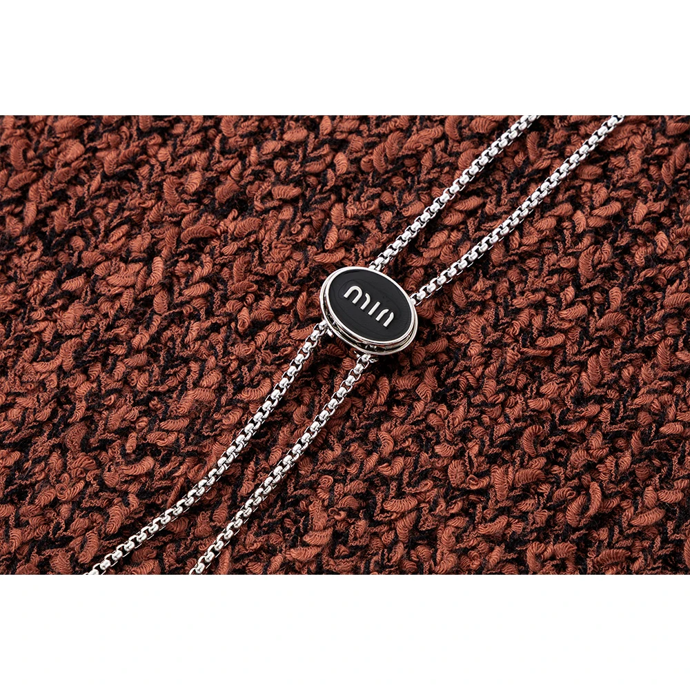 Rode gedraaide gebreide ronde Ne trui dames innerlijke slijtage gat ontwerp herfst winter nieuwe Sle casual comfortabele warme top