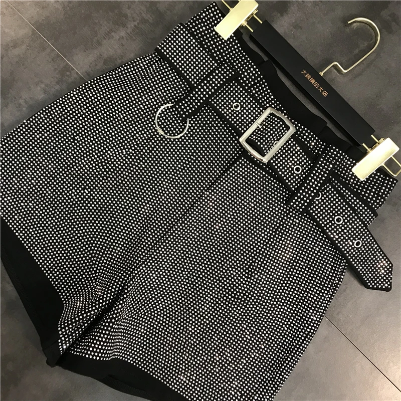 iny الماس مربوط الثقيلة دو ort السراويل المحملة ربع طول المرأة Faionable بناطيل كاجوال فاخر Sle الخريف 2025