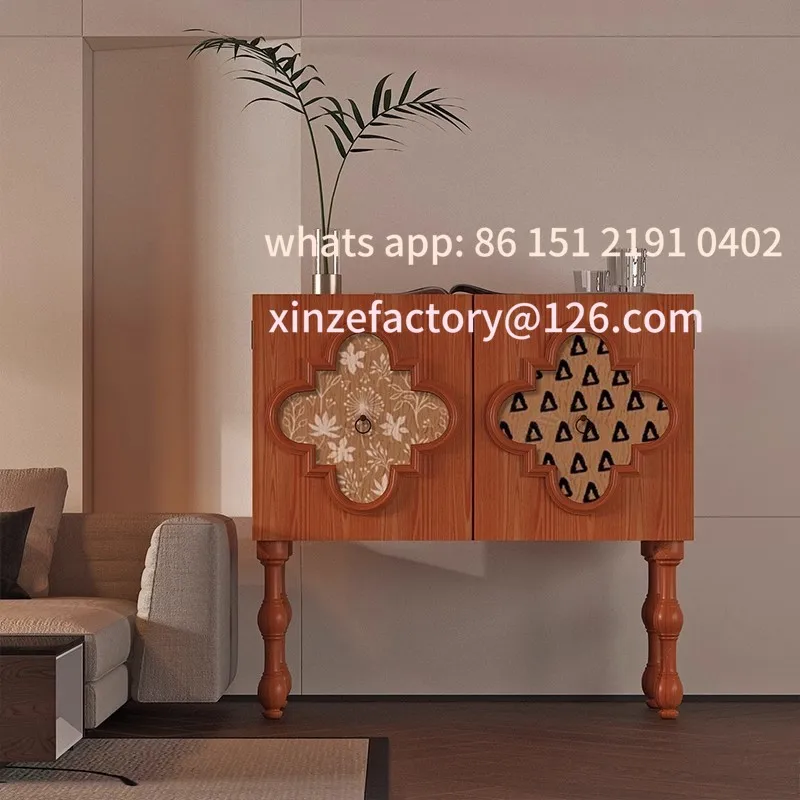 غرفة معيشة منزلية مصنوعة من الخشب الصلب على طراز القرون الوسطى قابلة للتخصيص مقابل خزانة تخزين كلاسيكية على الحائط #2