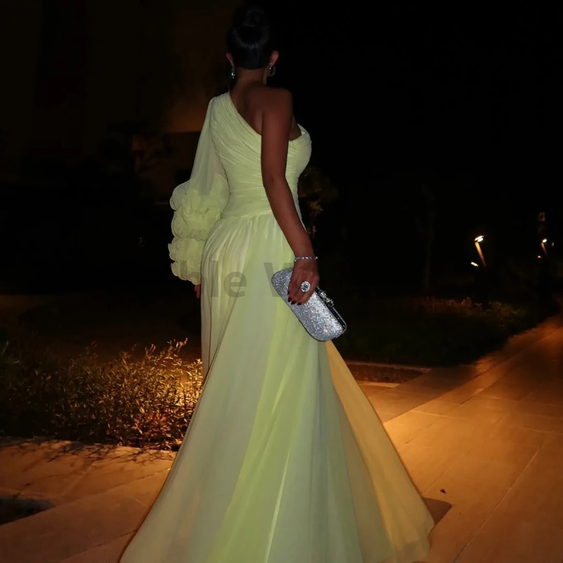 فستان سهرة شيفون بكتف واحد للنساء بطول الأرض فستان حفلات مطوي حسب الطلب