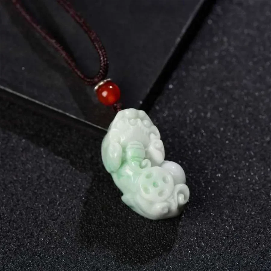 

Natural Emerald Money Pixiu Pendant Necklace Jewellery Fashion Accessories Hand-Carved Man Woman Luck Amulet Gifts