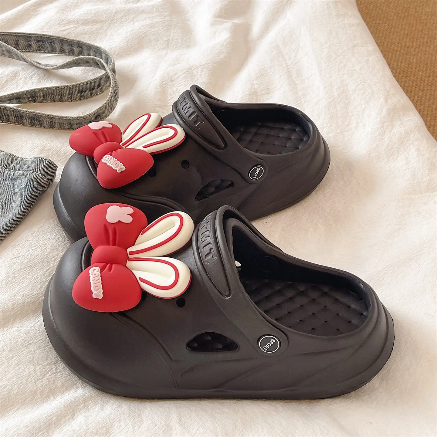 women's sandals summer 2026 cute bunny shaped non-Slip clogs cartoon bunny design thick- soled eva slippers beach shoes