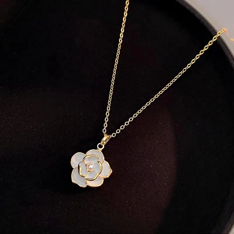 French Romantic Elegant White Enamel Camellia Flower Pendant Necklace 2024 Women\'s Fashion Jewelry Luxury Accessories for Girls