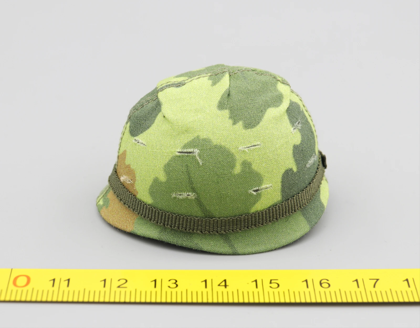 

UD9045 1/6 Scale Male Soldier Helmet Model for 12''US Army