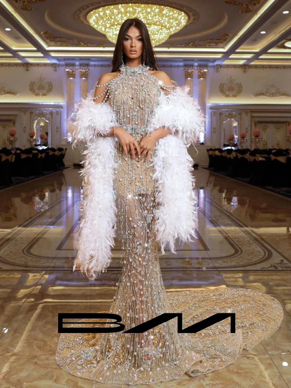 

Silver Sexy Halter Glamorous Pearls Evening Dress With Feathered Cape Popular Tassel Mermaid Long Cocktail Gown Customized