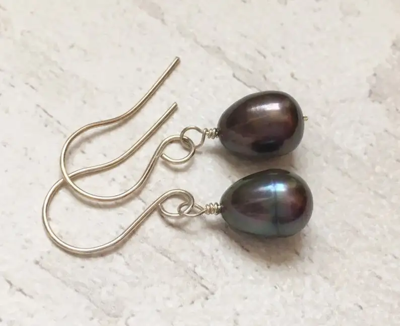 Black Pearl earrings / Simple pearl drop earrings / June birthstone / Minimalist earrings / Pearl jewellery / Gift for her