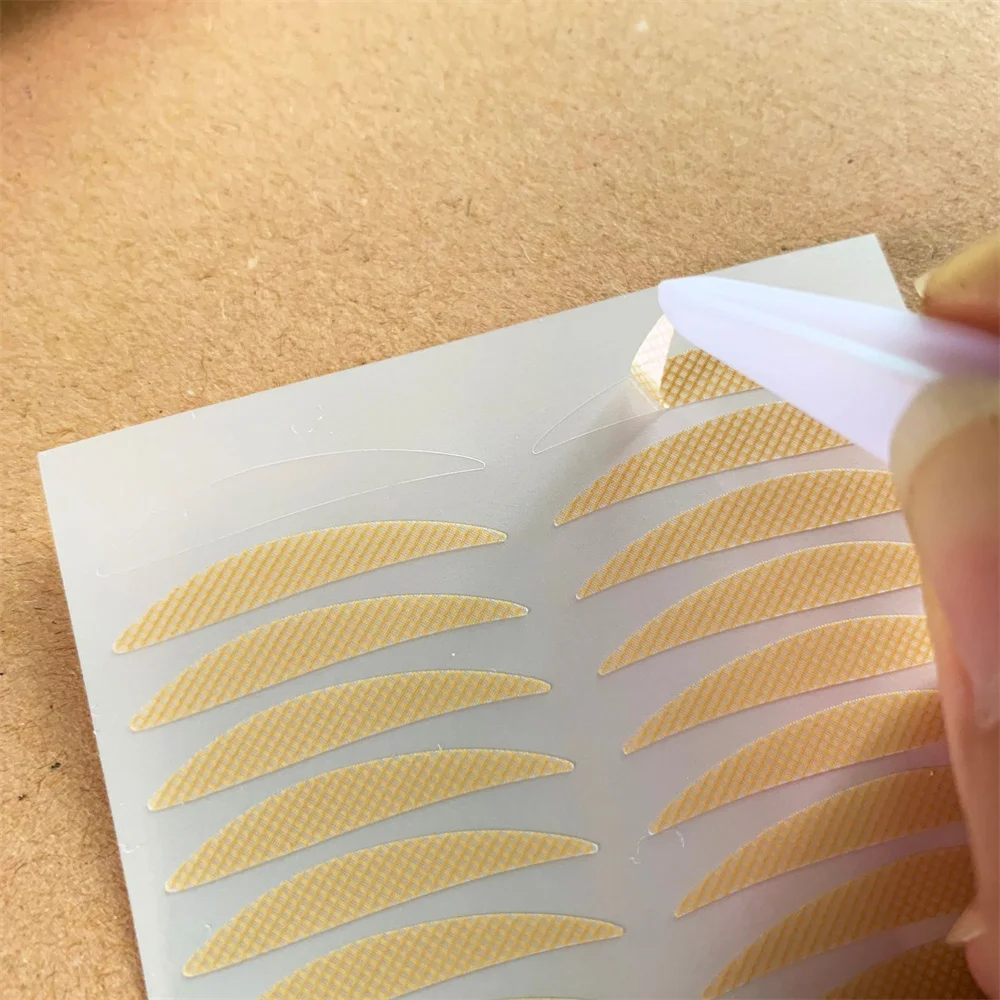 320PCS ที่มองไม่เห็นเทปตาสองชั้น Self-Adhesive Gauze กว้างกันน้ําสติกเกอร์สําหรับเปลือกตาเครื่องสําอาง