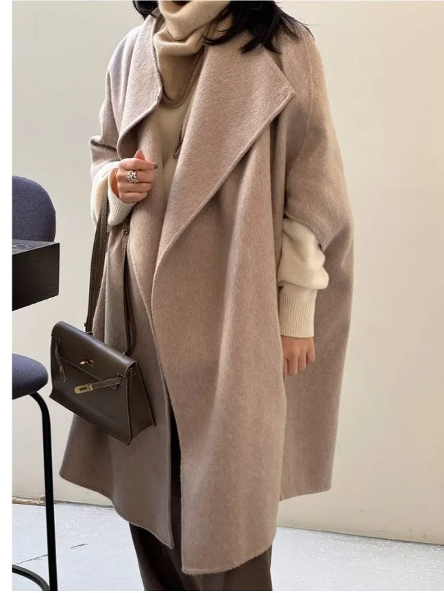 

Faionable Winter Woolen Cloak Women's Sli Coat Lapel Design Thi Korean Sle Polyester Fiber Mid-Length Pure Color