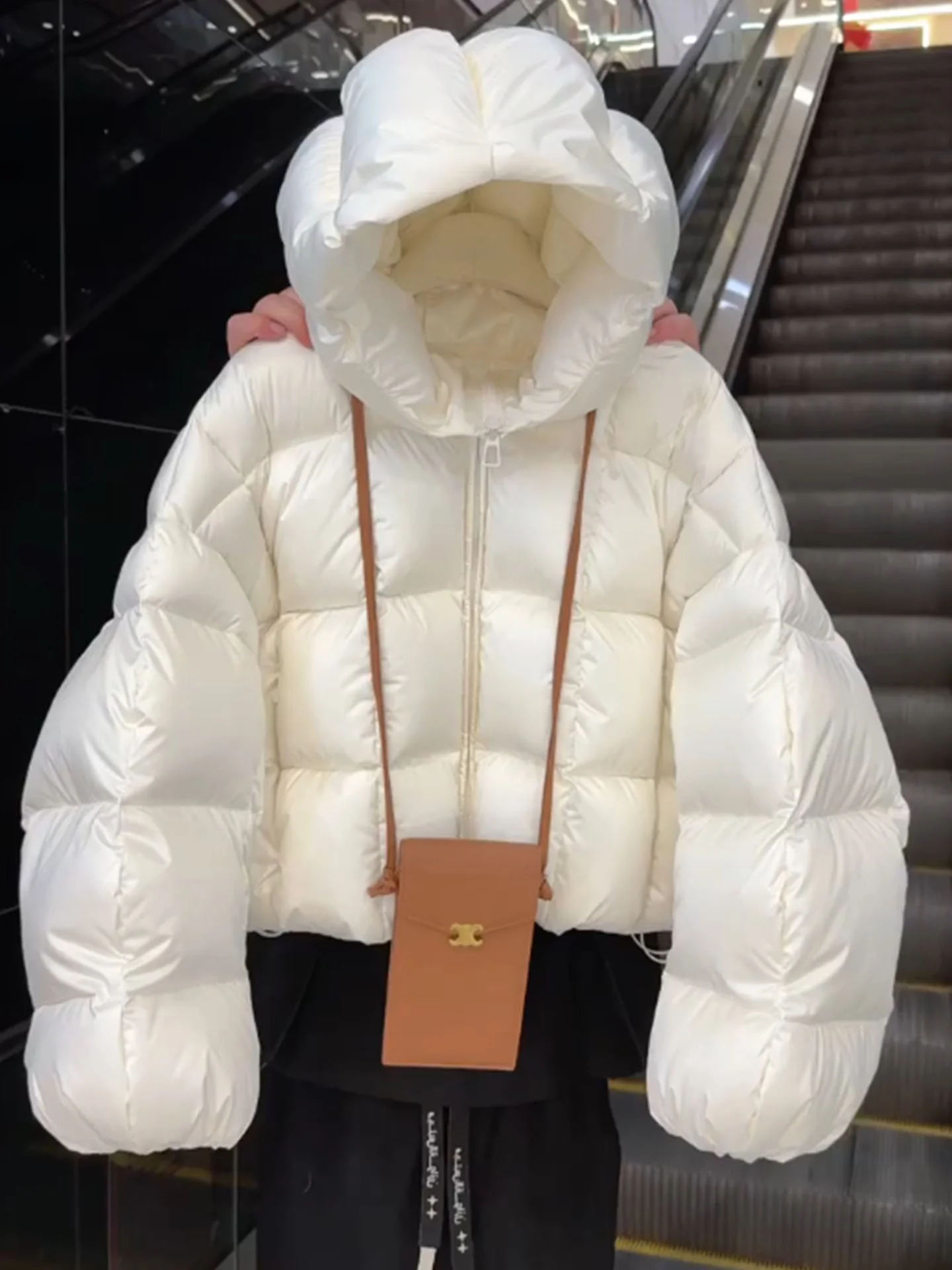 

Korean Sle ort White down Jaet Women's Winter New Hat Small Size High-End Thi Outerwear Casual Fit Polyester Fiber