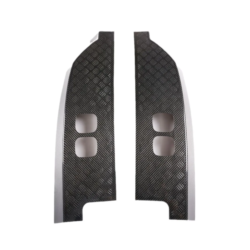 

Suitable for 20-24 Land Rover Defender real carbon fiber rear tail light protection plate decorative cover car modification part