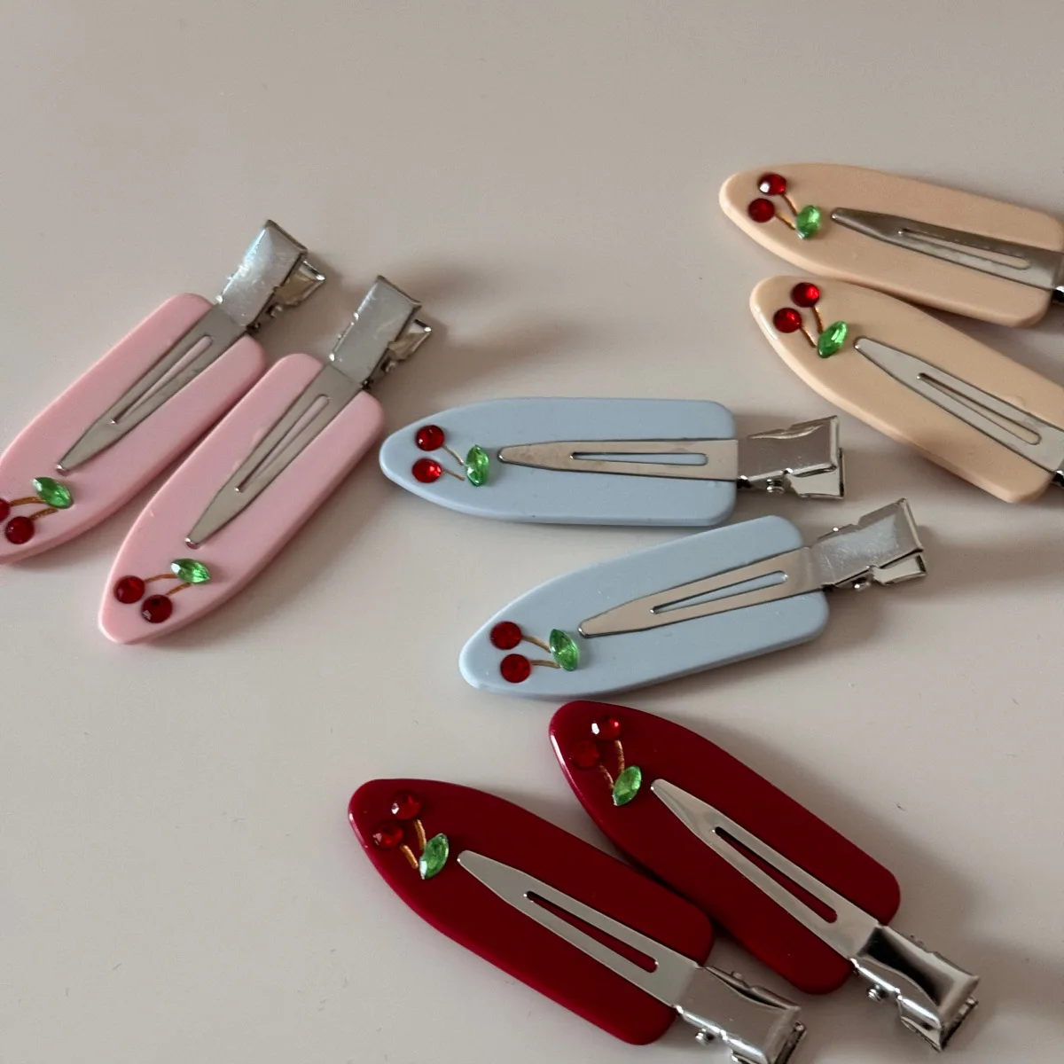 Red acetate cherry rhinestone markless clip niche versatile girl side hairpin French retro duckbill chuck headdress