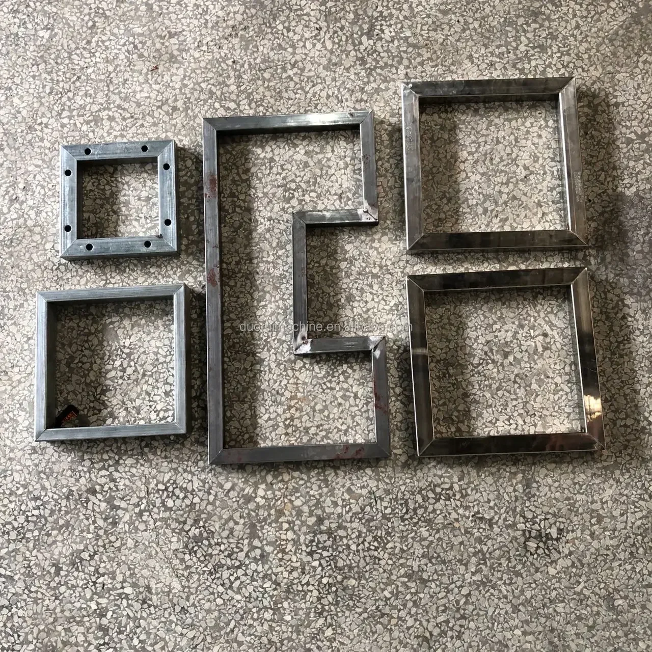 Duorui Single Station Hydraulic Pipe Notching Machine Windows Corner Cutter Machine Angle Cutting Machine