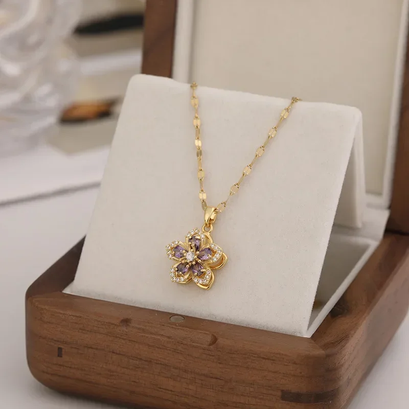 

Titanium Steel Amethyst Flower Necklace for Women Niche Sparkling Diamond Pendant Necklace Female Collarbone Chain