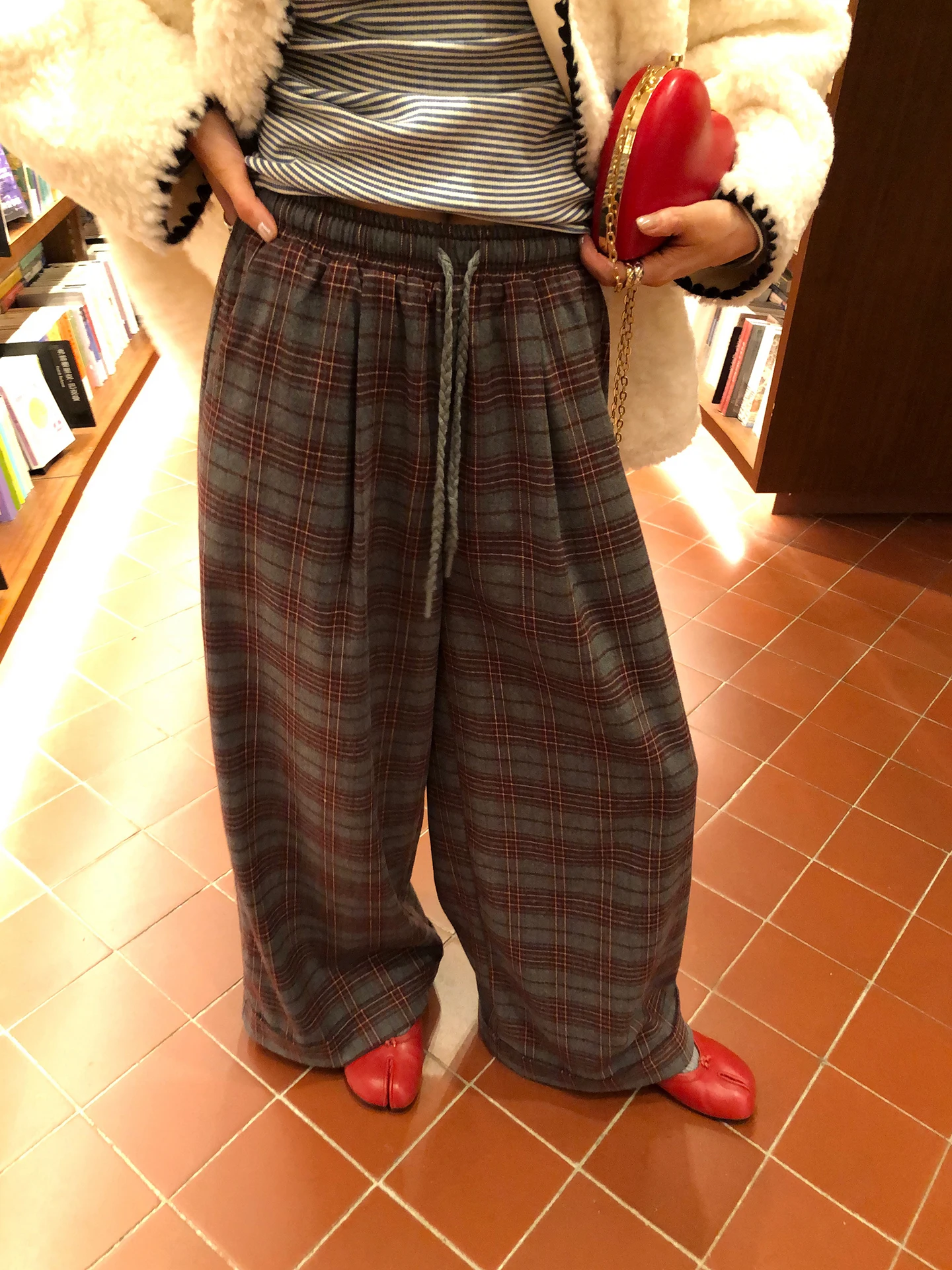 2025 New Style Plaid Woolen Pants Elastic Waist Wide Leg Casual Trousers for Women High Waist Straight Leg Warmth Function