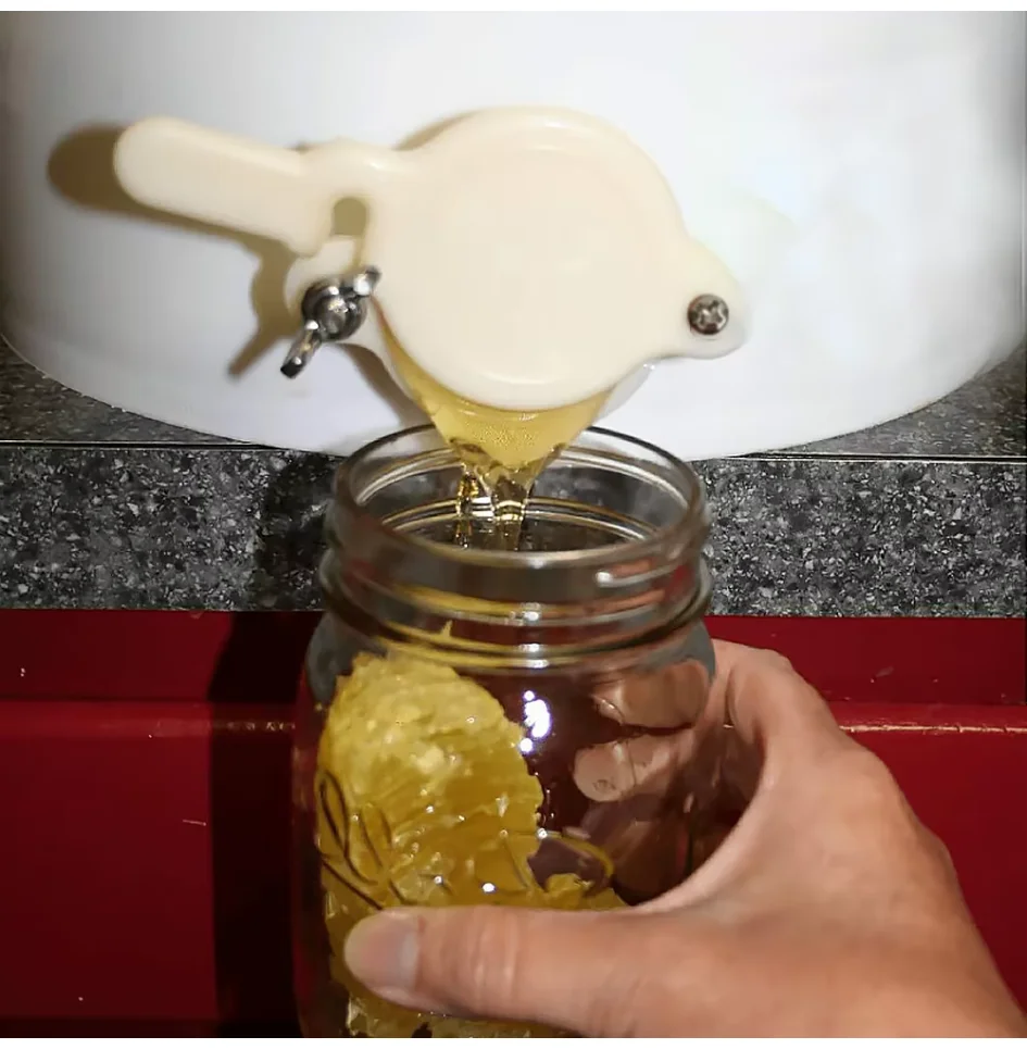 Bee Honey Extractor Tap Gate Valve Bottling Honey Extractor Machine Durable Non-toxic 4 Colors Hive Equipments Beekeeping Tools