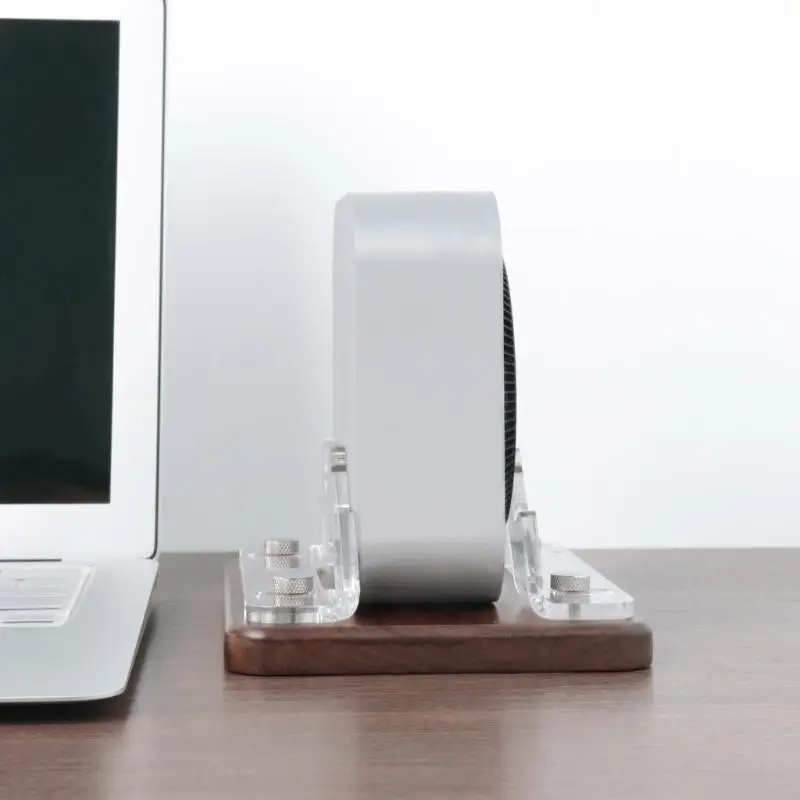 G6DD Walnuts Computer Stand, предлагая стабильную поддержку и управление кабелями для 4