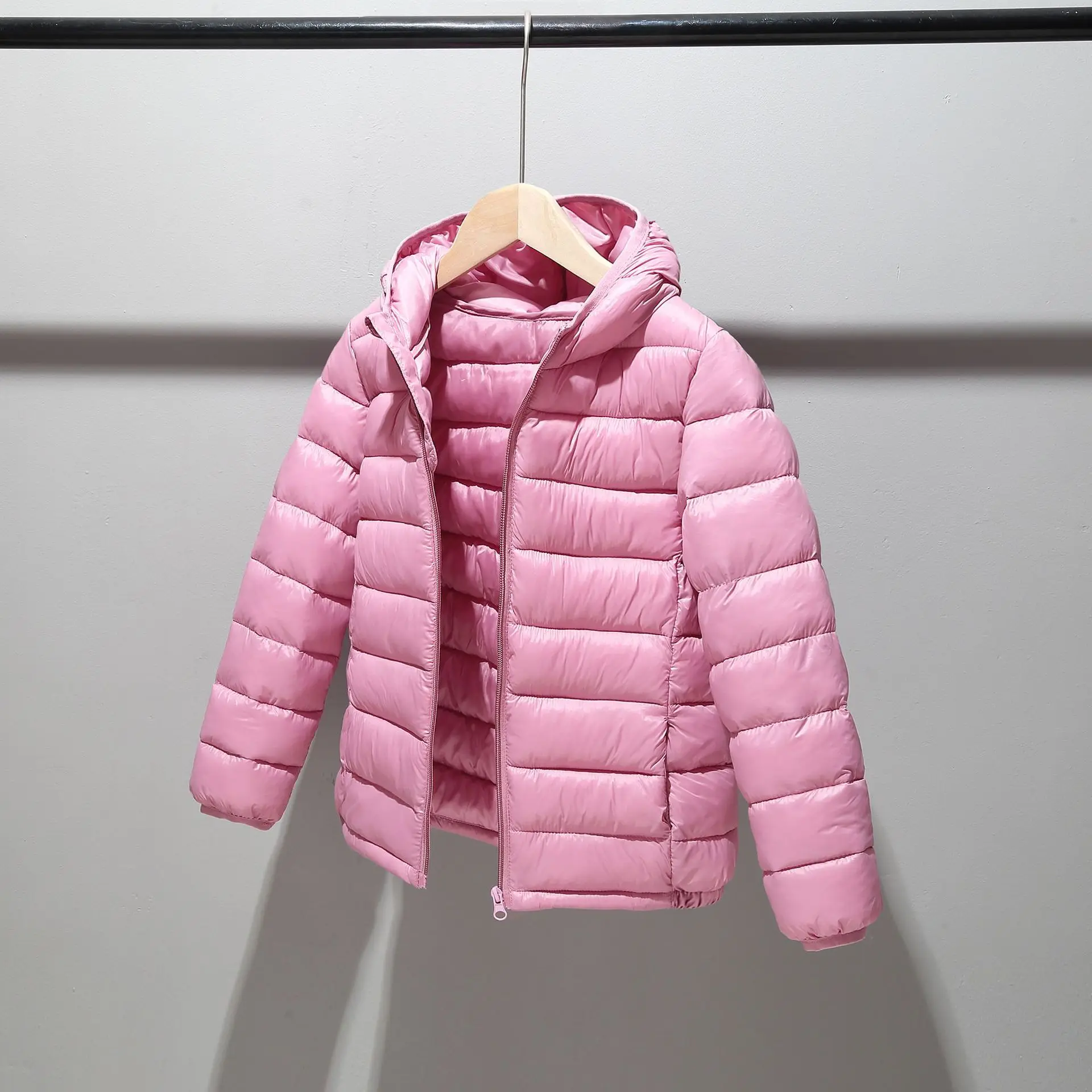 Kinderdaunenjacke für Jungen und Mädchen, koreanische Version, Herbst und Winter, leichte, einfarbige, warme Kapuzenjacke, 3-13 Jahre alt – Detail 13