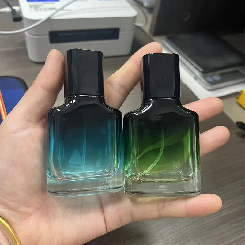 

30Pcs 30ml Square Glass Perfume Bottle Spray Pump Atomizer Empty Bottle Cosmetic Container Travel Essential