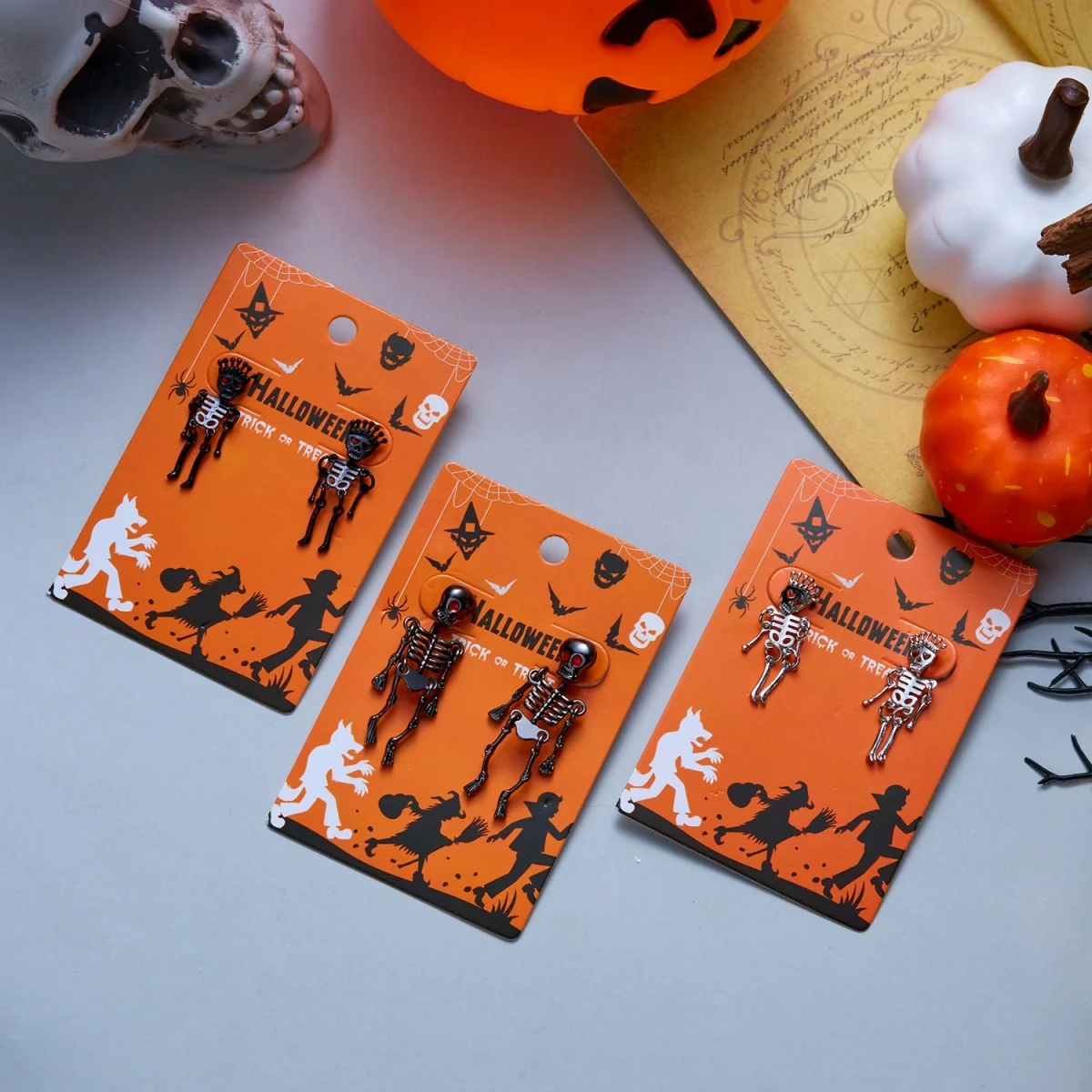 Trendige Gothic Ohrstecker mit hohlen Herz-Augen-Totenkopf-Motiven für Damen und Herren, Halloween Punk Skelett Cosplay Party Ohrringe, zierlicher Schmuck – Detail 20
