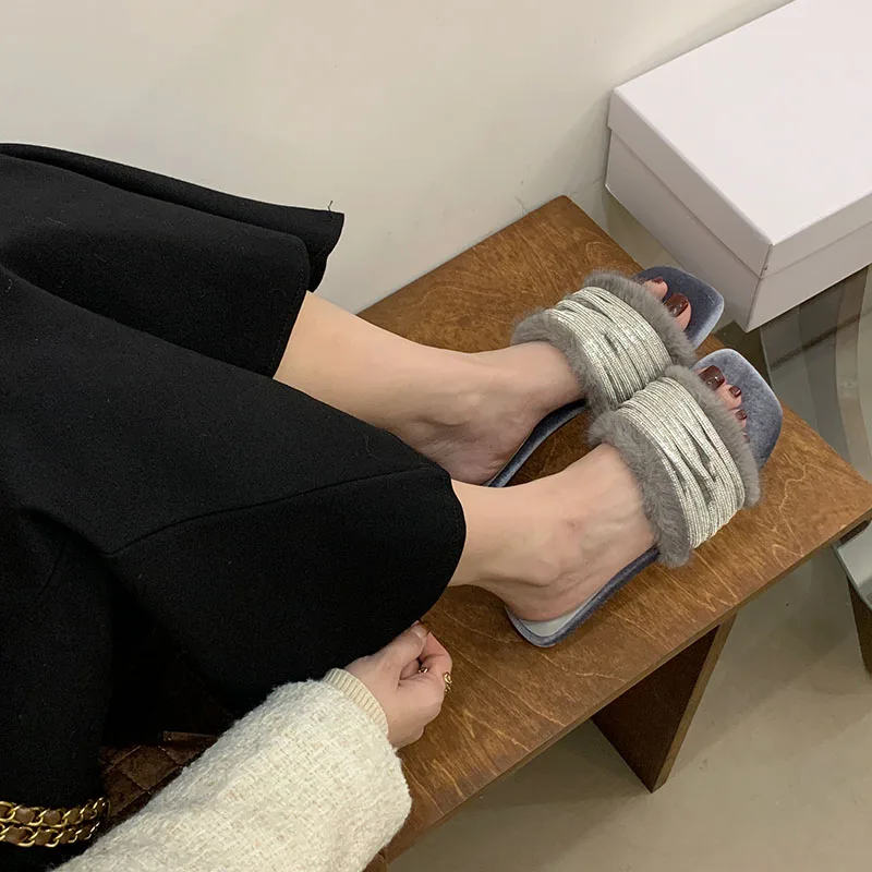 الفاخرة الإناث في الهواء الطلق داخلي النساء نِعال من الفراء الشرائح الأحذية الصنادل موضة الراين السيدات الشقق أحذية مفتوحة