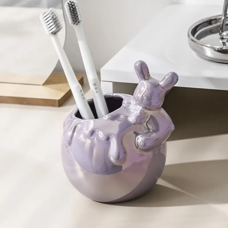 European Ceramic Rabbit Lotion Bottle Delicate Makeup Remover Shampoo Collection Bottle Bear Soap Dish Bathroom Accessories New