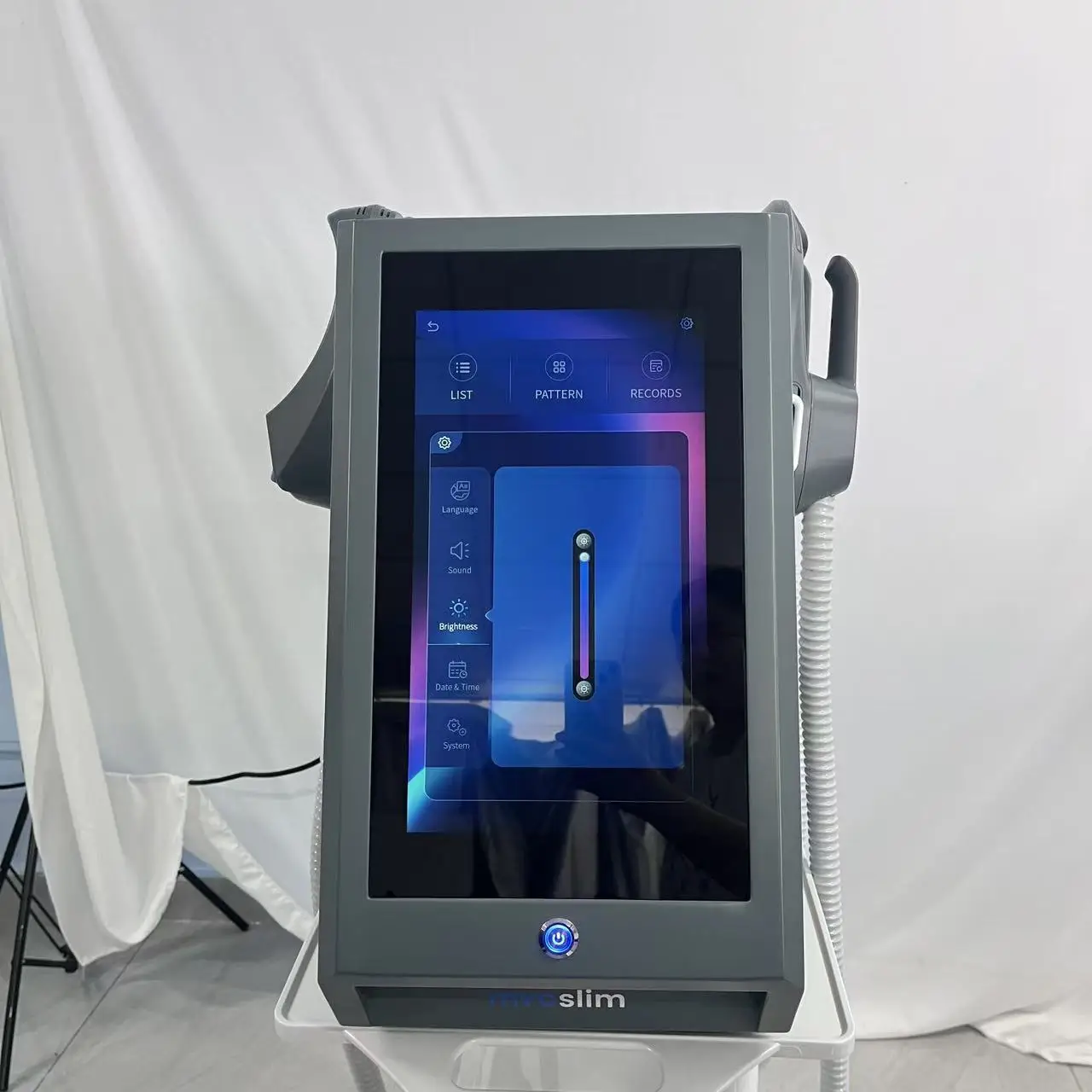 전문가용 EMS 바디 스컬프 머신 마이오슬림 네오 근육 자극기 전신 마사지기 4개 핸들 및 골반저 쿠션 포함