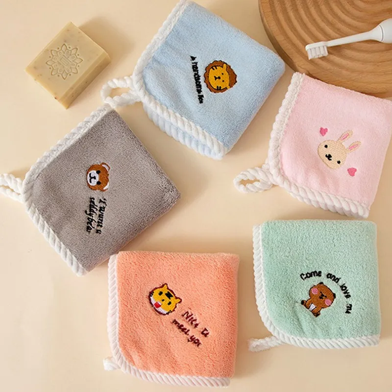1Pc 25x25cm Cartoon Animal Embroidery Coral Fleece Super Soft Absorbent Baby Child Face Hand Towel With Loop