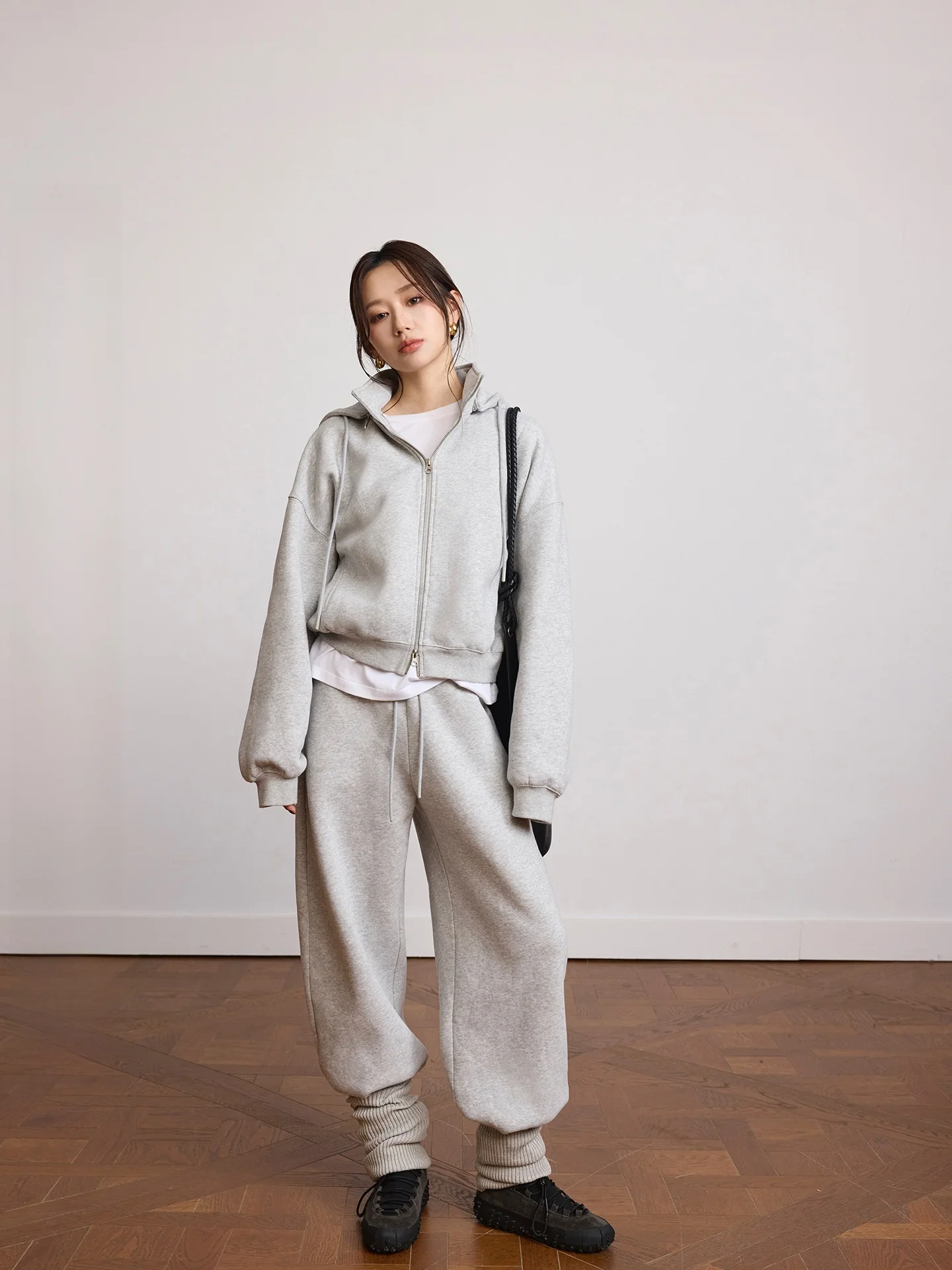 

Комплект Camelux: утепленная флисовая толстовка с капюшоном и спортивные брюки-бананы с воротником-стойкой для низких температур, женская повседневная модная одежда