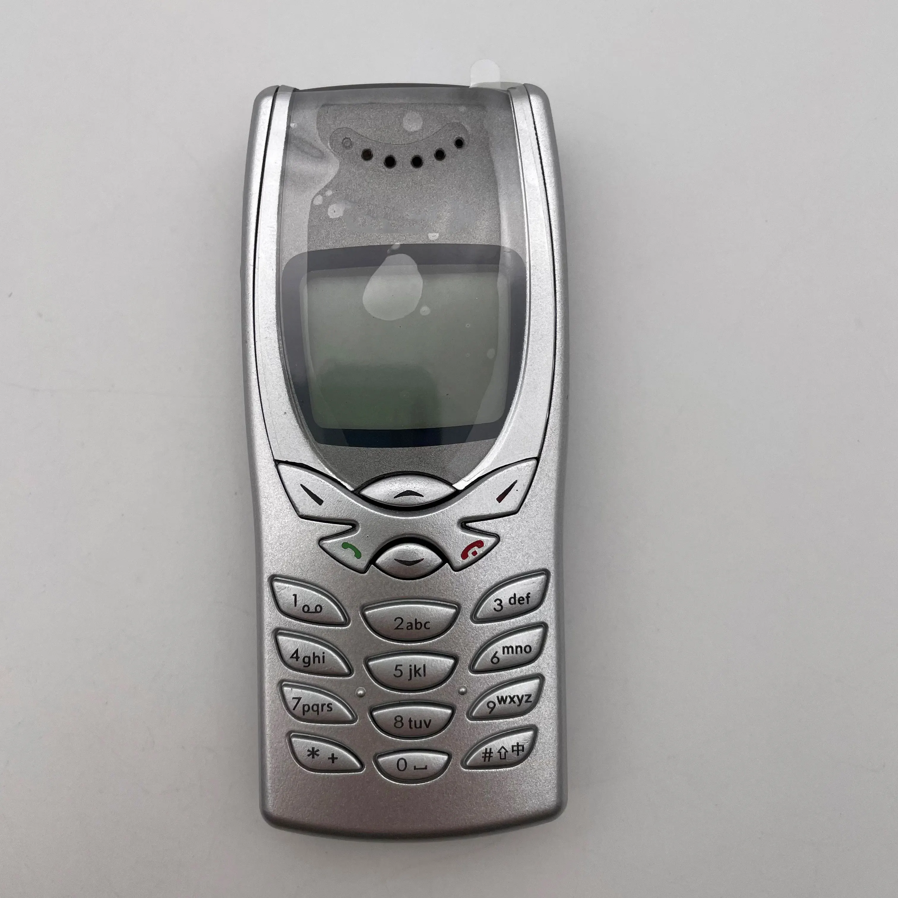 هاتف محمول أصلي 8250 مصنوع في فنلندا يدعم اللغة الإنجليزية بحالة جيدة