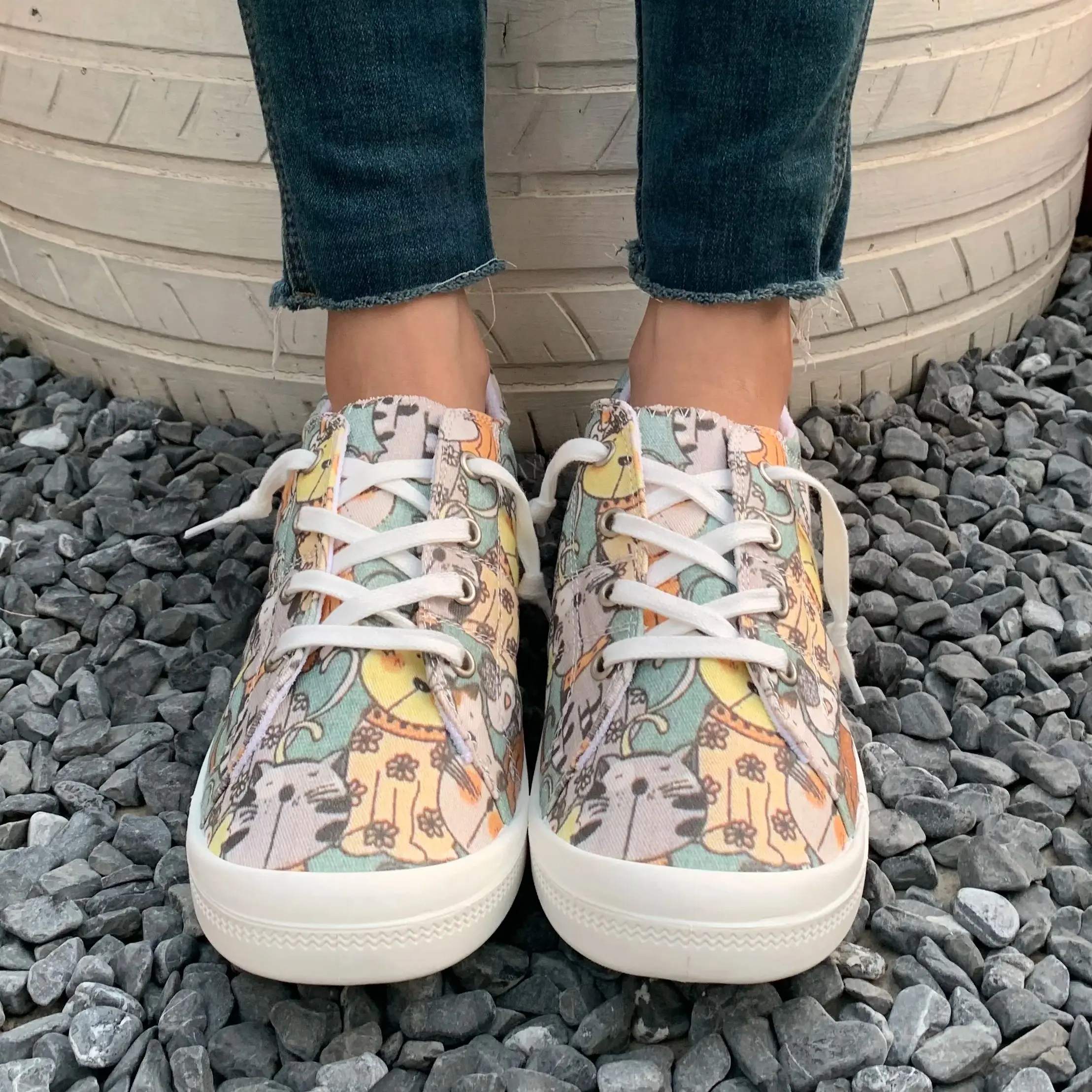 

A Pair of Women's Casual Style Sneakers, Walking Shoes, Student Running Shoes, New Spring 2026 Cute Cartoon Cat Print, Comfortable Soft Sole Slip-On Shoes, Couple's Valentine's Day Travel Season Fashion Gift Women's Shoes