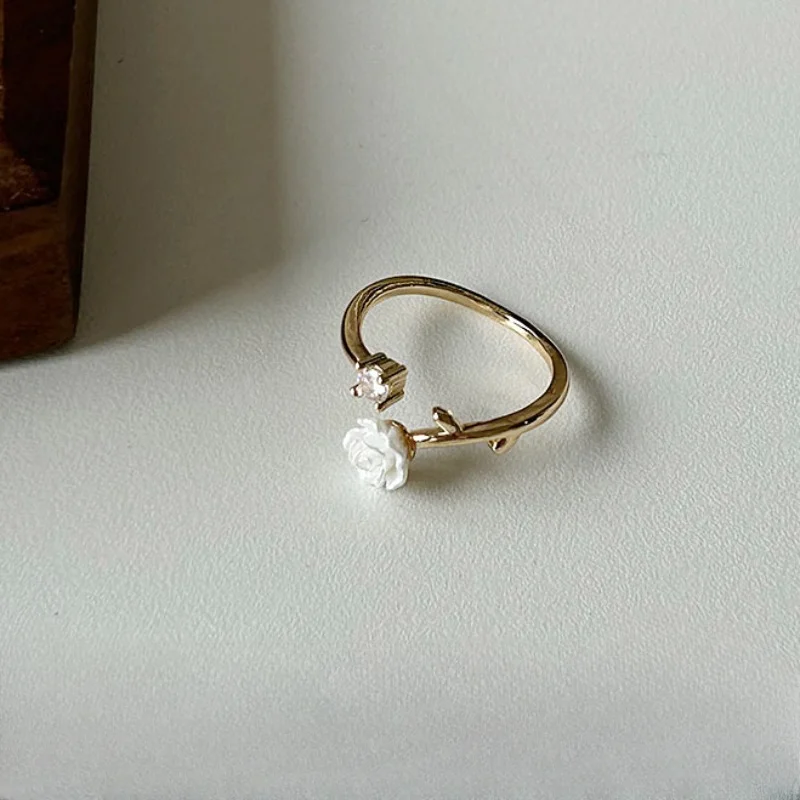 2024 Trend Luxury Rings for Women Gold Plated Stainless Steel Rose Ring Fashion Aesthetic Jewelry Temperament Anillos Mujer