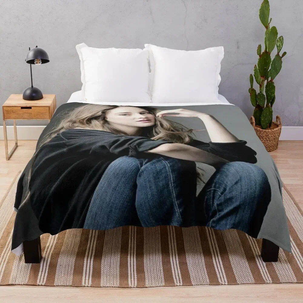 

shailene woodley Throw Blanket Spring Fall Cozy Throw Blanket for Couch