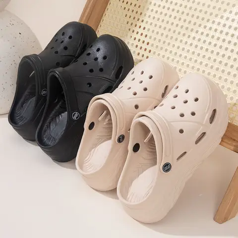 Women's Fashion Platform Sandals Summer 2025 Thick Sole Soft Eva Clogs Garden Shoes for Women Hollow Out Non Slip Beach Sandals