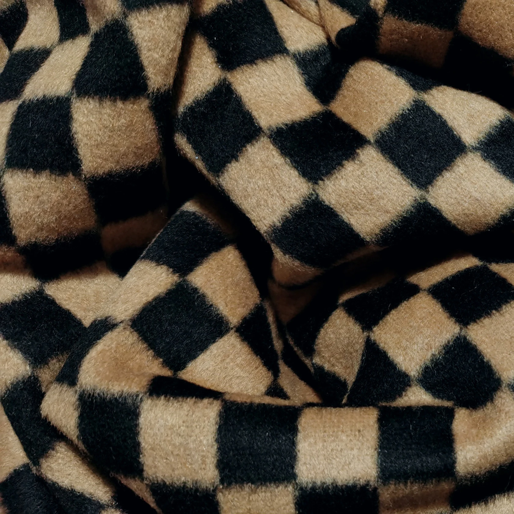 Klassischer Wollstoff mit Scha – Winter Clothing Material Bewertung und Preis