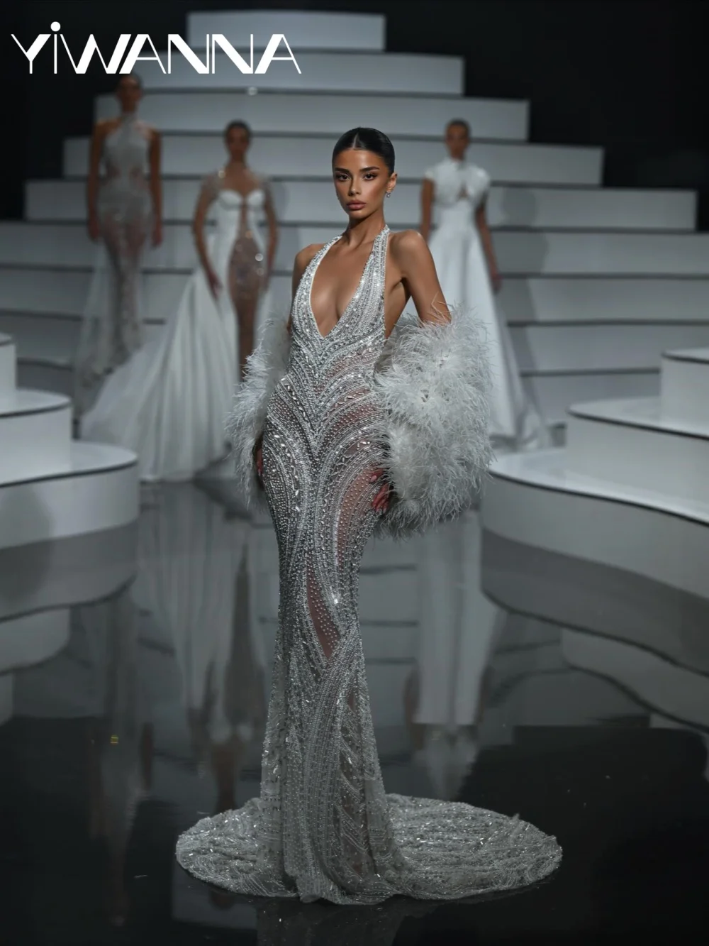 

Glamorous Crystal Mermaid Wedding Dress Feathered Shawl Modern Halter Bridal Gown Customized Luxury Backless Dresses For Bride