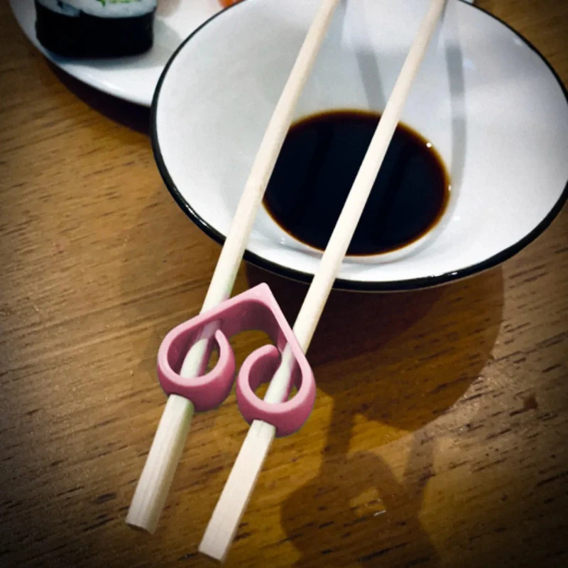Heart Shape Reusable Chopstick Helper Training Aid Non Slip Connector for Kids Adults Portable Practice Hinge Kitchen Tools