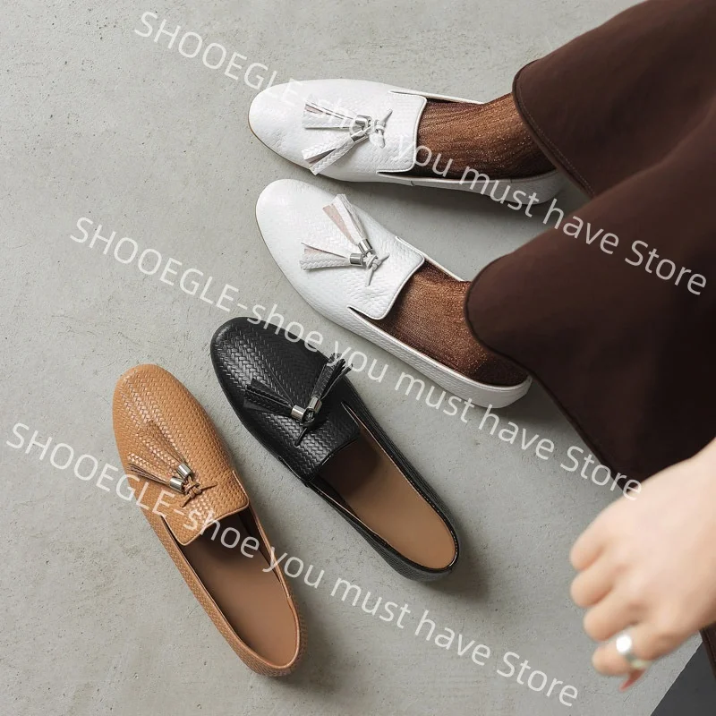 Women's Leather Tassel Loafers Metal Accent Design Round Toe Low Flat Sole Slip-On Women Daily Office Spring Casual Single Shoes