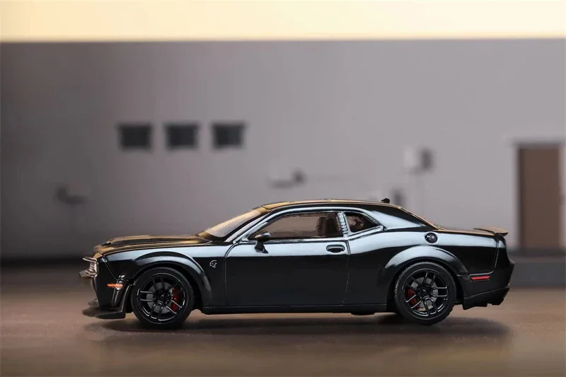 Stance Hunters 1:64 Dodge SRT Hellcat  Limited 699 Diecast Model Car