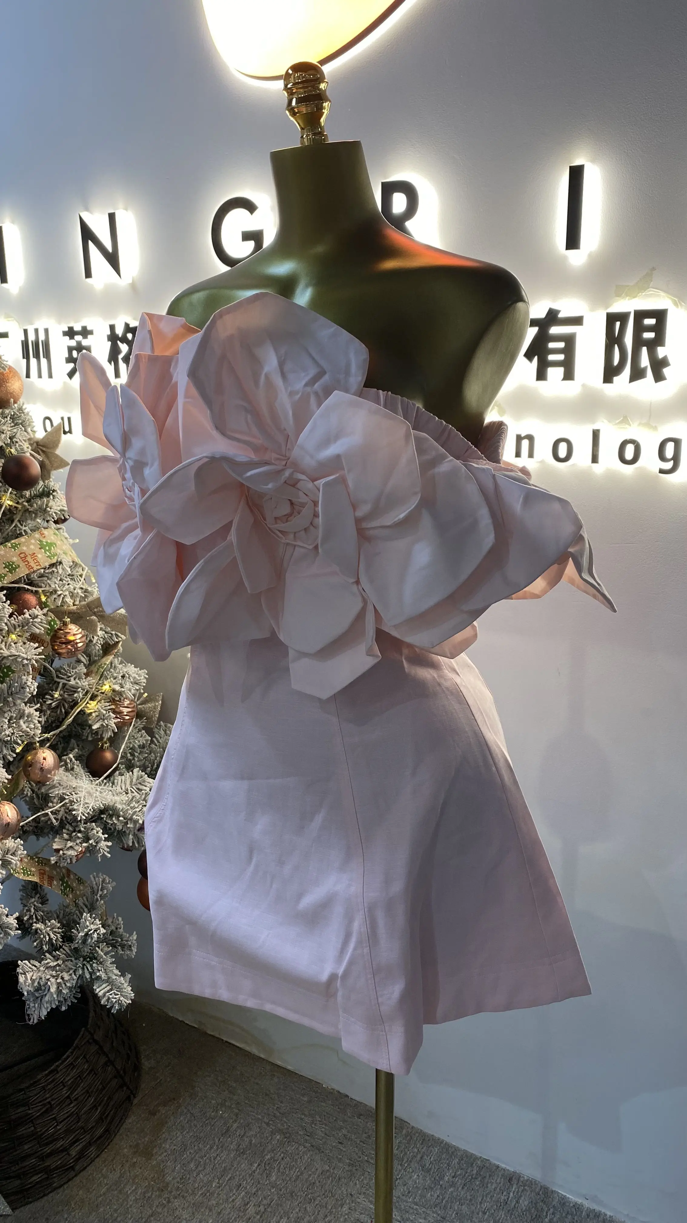 فستان نسائي أنيق مثير مكشوف الكتفين، طراز جديد 2025، تنورة قصيرة زهرية ثلاثية الأبعاد.-GZXX109 #4