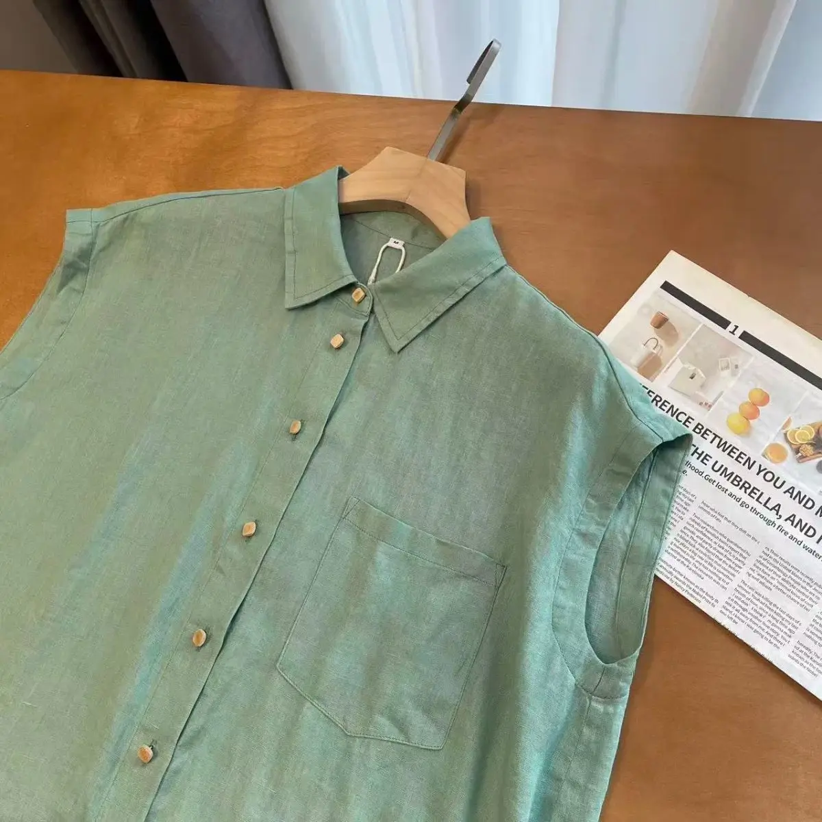 

Dave&di Linen Handmade Bamboo Buckle Design Breathable And Comfortable Sleeveless Lapel Casual Artistic Shirt Top For Women