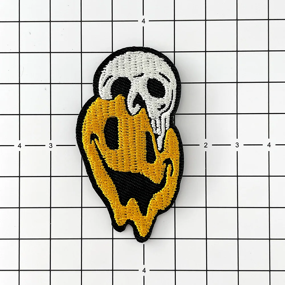 Тканевые-нашивки-аппликации-с-вышивкой-термоклеевые-для-ремонта-одежды-декоративные-значки-наклейки-для-маскировки-дырок