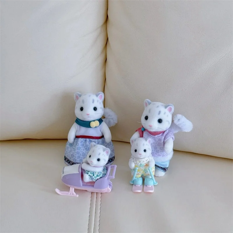 New Sylvanian Families Snow Leopard Family Portrait Set A Et Anime Girl Pvc Figures Toy Figurine Room Decoration Birthday Gift