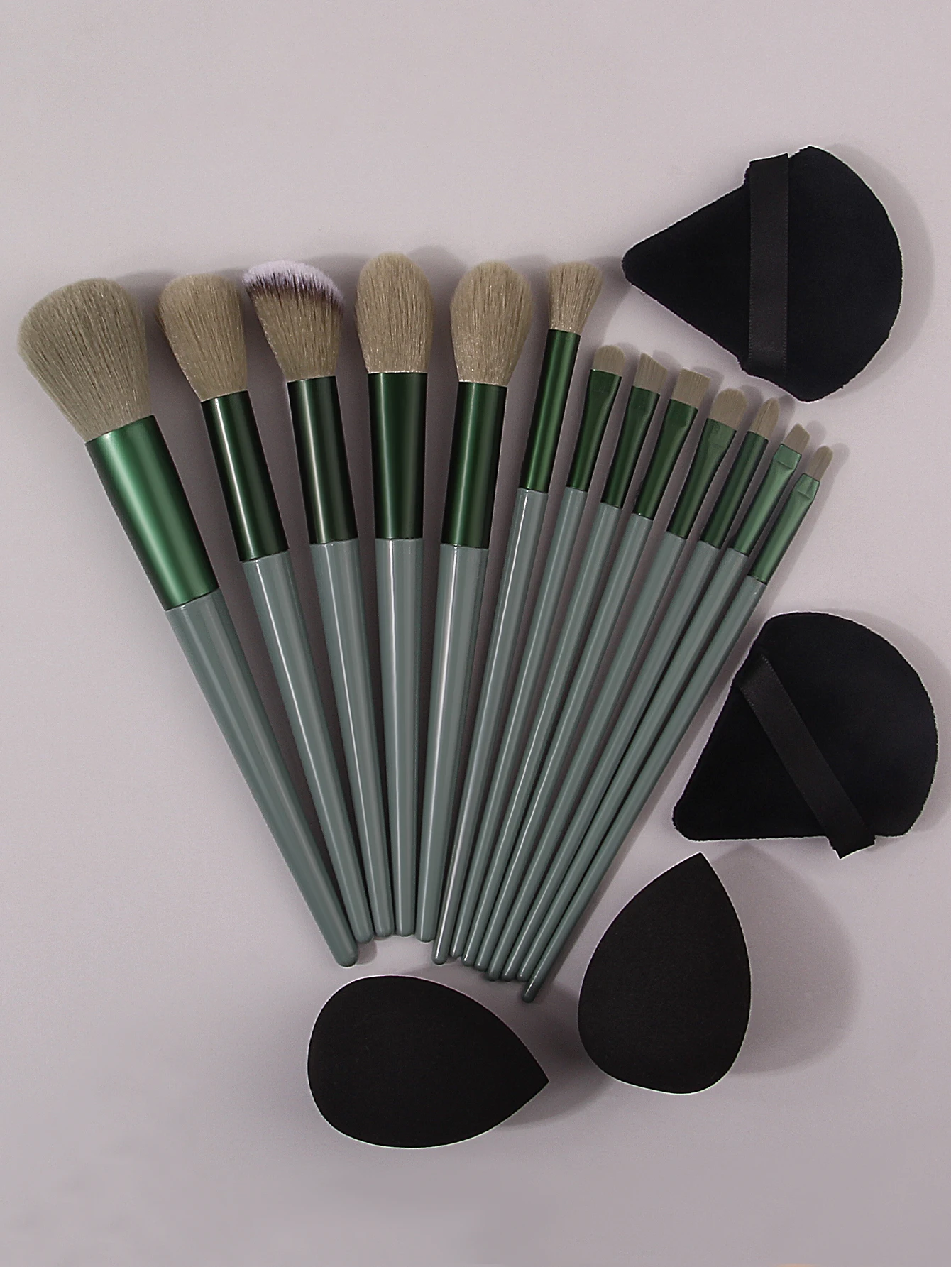 13pcs Sijiqing Makeup Brush Set: Portable soft-bristled loose powder blush eyeshadow brush+4PCS makeup powder puff and spongeegg