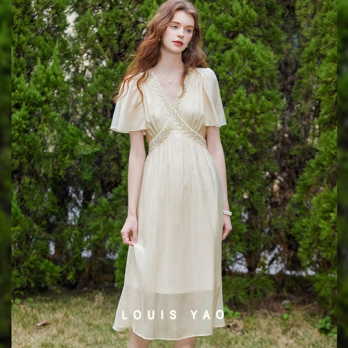 

V-neck Bubble Sleeve Slimming Dress 2025 Summer Elegant Bead Chain Nail Bead Ribbon Decoration Long Women's Dress