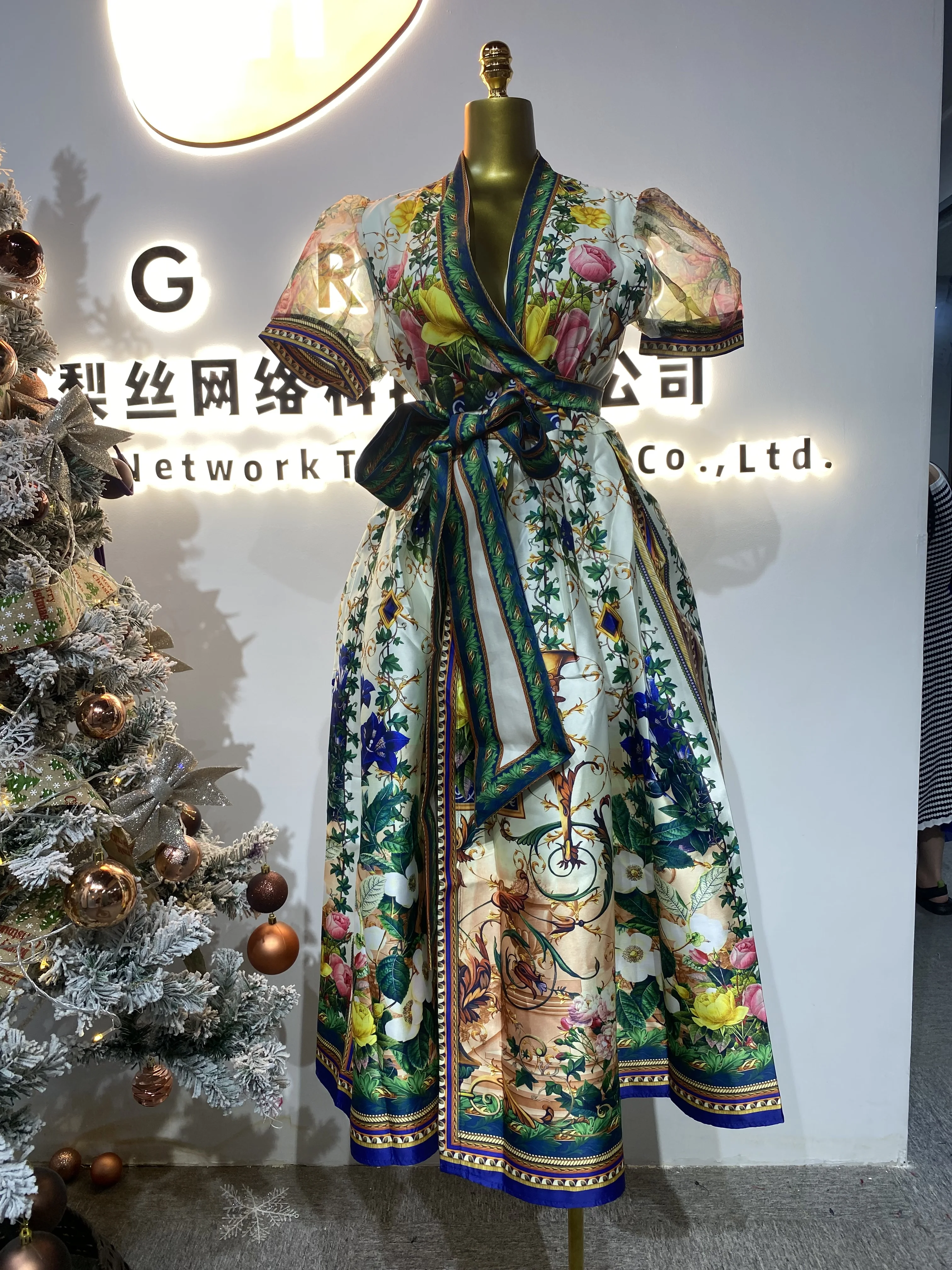 

Retro Printed Dress Women's Cross V Neck Tie Gauze Puff Sleeve Waist Length Plus Size Dress Evening Gown-GZMM075