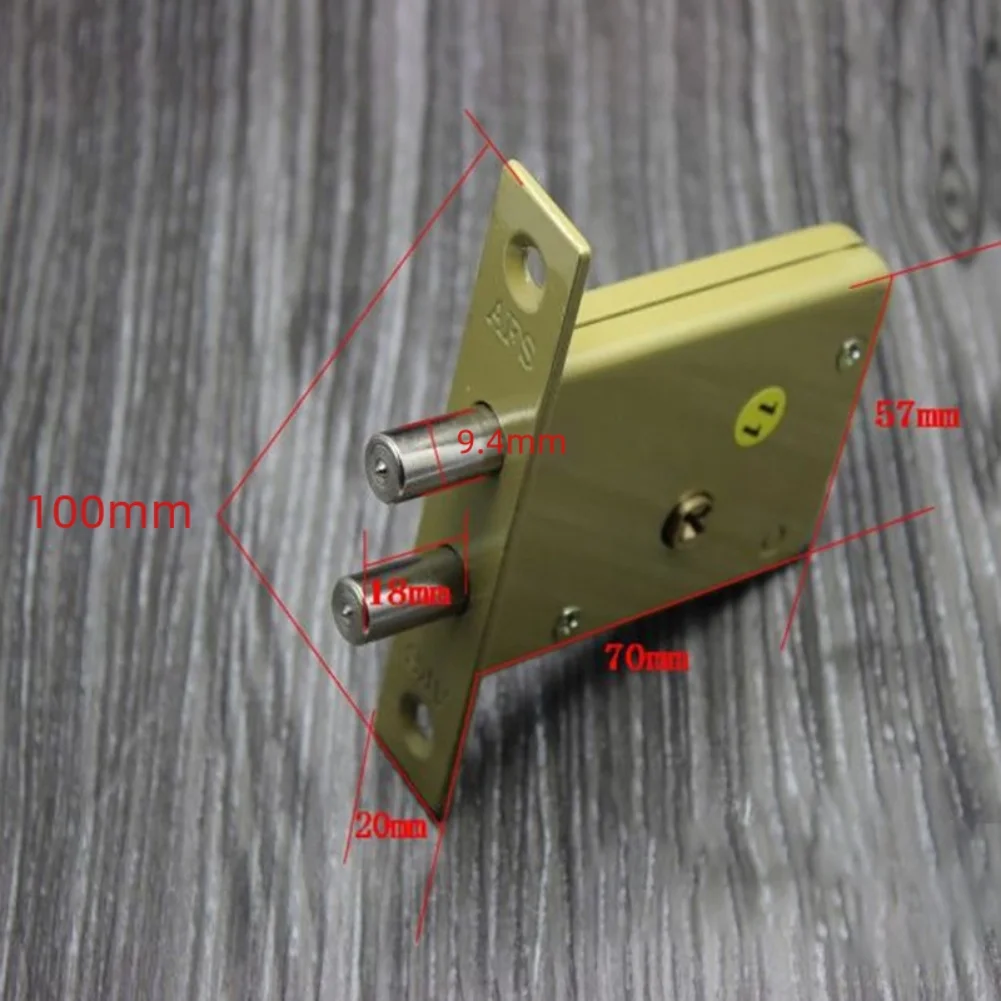 

Невидимый дверной замок с крестообразным ключом, прочный материал, защита от несанкционированного копирования, антивандальный замок, 100*70*57 мм