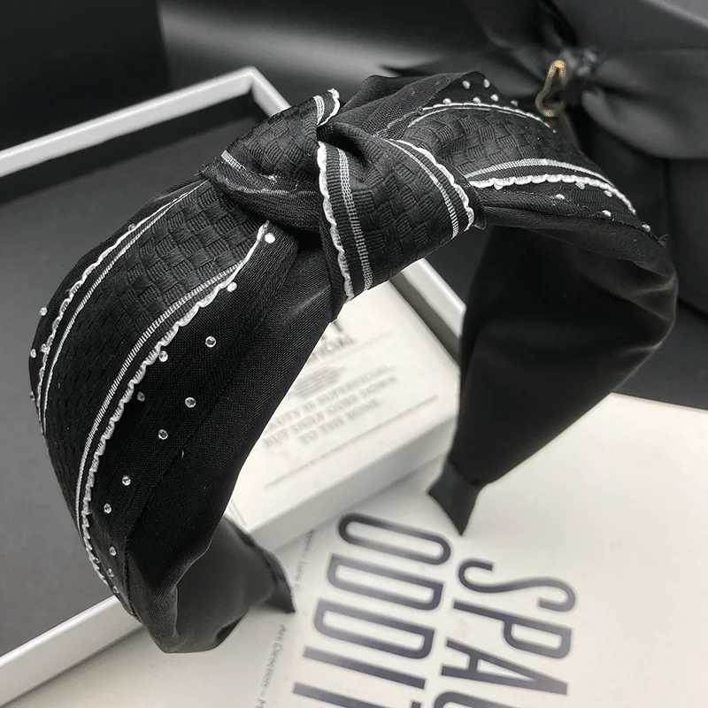 

Black high-end hair headband for women with high skull, going out shopping, wide edge hair compression headband