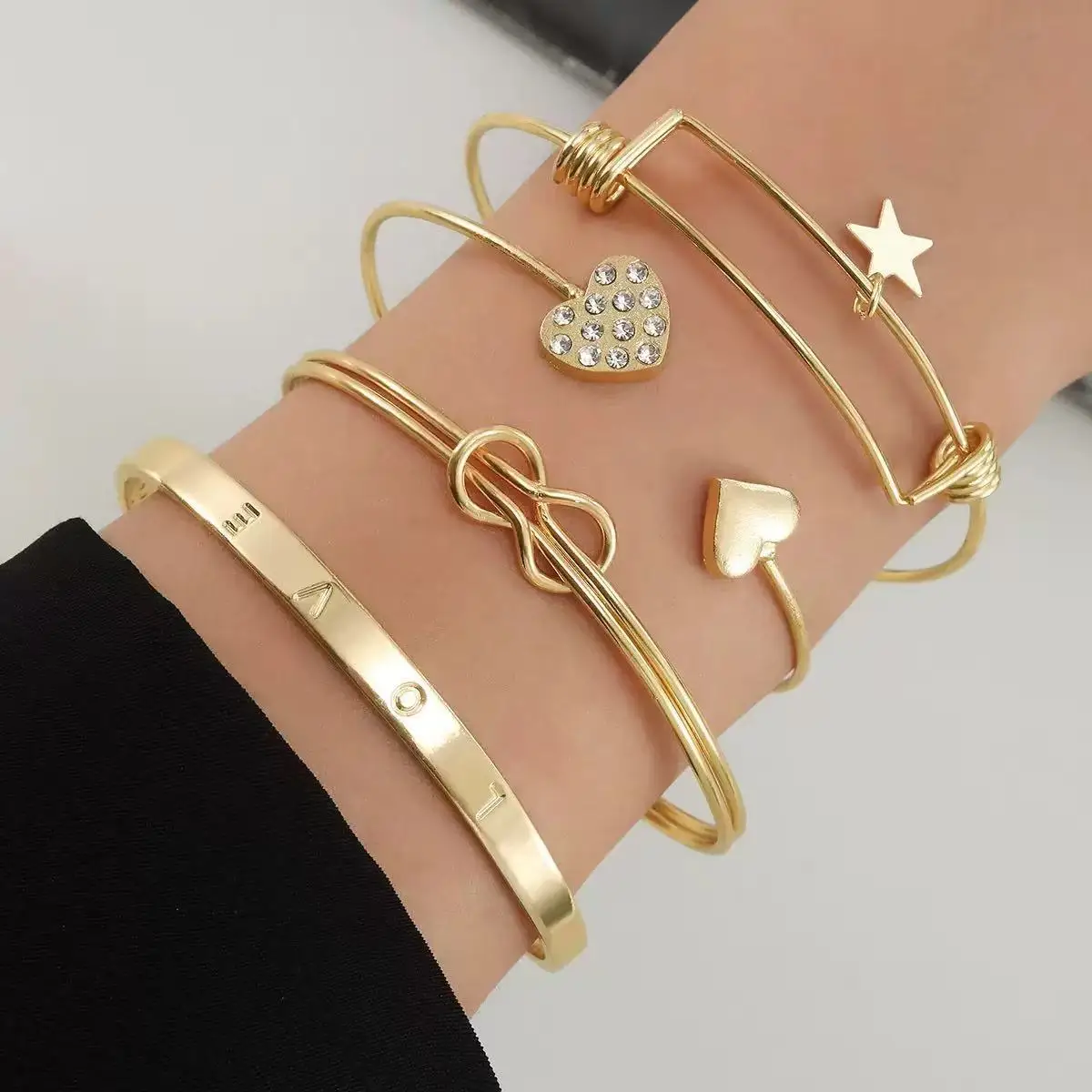 4-Piece Set Minimalist Chain Bracelet Personalized Retro Fashion Smooth Geometric Diamond Studded Heart Love Open Mouth Design