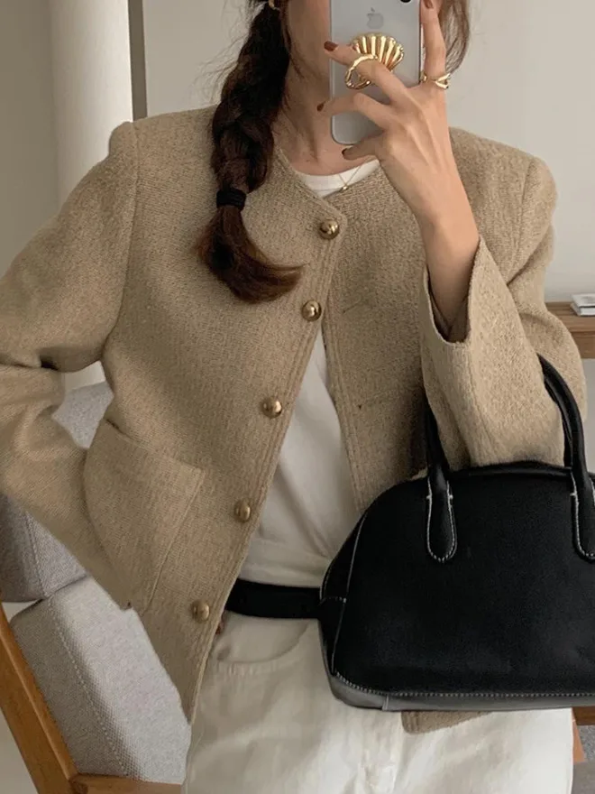 シックなヴィンテージ英国スタイル長袖ルーズコート女性のファッショナブルな襟ボタンデザイン大きなポケット多用途アウターウェア